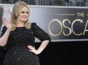 Адель занимает 1-ю строчку в мировом рейтинге