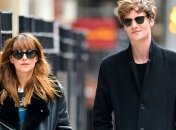 Дакота Джонсон потеряла бойфренда из-за популярности 