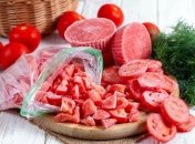 Как заморозить помидоры на зиму в морозилке