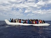 У берегов Италии спасли более 3 тыс нелегальных мигрантов