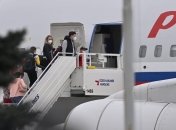 Во-первых, это красиво: в сети обсуждают фото высылки российских дипломатов из Чехии 