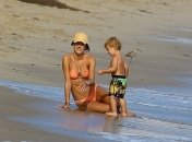 Семейный отдых Алессандры Амбросио на Гавайях (ФОТО)