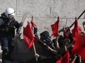 Протесты в Греции переросли в стычку школьников с полицией