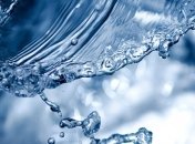 Дієтологи розповіли, як вода може допомогти схуднути