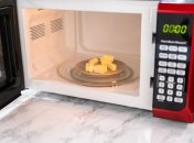 Как избавиться от неприятного запаха в микроволновке
