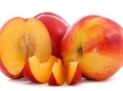 Полезное мороженое из персиков и йогурта