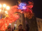 Во Львове отмечают китайский Новый год с шествием "огненных драконов"