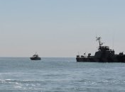 Береговая охрана РФ била лучом зеленого цвета по украинским катерам