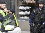 Теракт в Стокгольме: в грузовике напавшего нашли взрывчатку