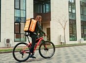 Украинский сервис доставки еды Raketa теперь доступен в Киеве