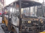 В Киеве на ходу загорелась маршрутка с пассажирами (Видео, Фото)