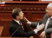 Ляшко заблокировал трибуну Киевсовета