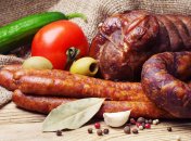Как приготовить домашнюю колбасу просто: 4 совета