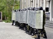 Как полиция отбивала "штурм" главка в Мариуполе (Видео)