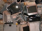 Новый способ переработки "электронных отходов": ученые научились создавать "обратимый" клей