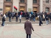 Недовольные подорожанием проезда в Киеве пикетируют КГГА