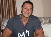 Стас Костюшкин показался поклонникам в красных трусах