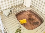 Як легко прочистити засмічення в раковині