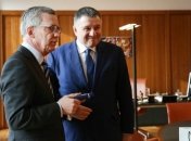 Аваков обсудил с главой МВД ФРГ систему идентификации лиц на границах