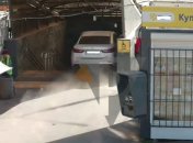 Це треба бачити: з’явилося відео моменту, як авто влетіло у підземний перехід у Кривому Розі