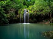 Водопад Бурбун поражает своей экзотической красотой