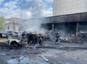 оккупанты попали ракетой в здание, где находилось много людей