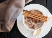 Чому в четвер потрібно пити каву з корицею