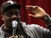 Чисора смотрит за спину Усику и уже зазывает Джошуа на бой