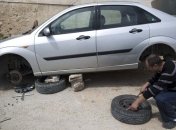 Эксперты: Украинские водители переходят на ношенную резину