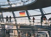 Эпидемия COVID-19: в Германии второй день подряд фиксируют более 1 тыс случаев заражения