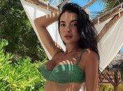 Жена украинского футболиста поразила сексуальными формами на отдыхе в Африке (фото)