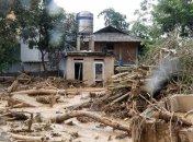 Вьетнам переживает худшее наводнение за последние десятилетия: погибли более ста человек 