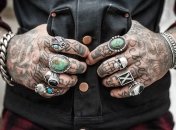 Прикраса, залежно від свого положення, має особливий сенс