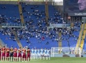 Несколько сотен фанатов римского "Лацио" напали на клубный автобус