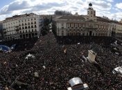 Десятки тысяч вышли на "Марш за смену" в Мадриде