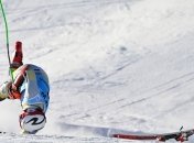 Горнолыжник напугал своим финишем головой вниз (видео)