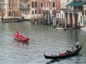В Венеции впервые запретили моторные лодки 