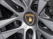 Lamborghini отказался от заднеприводной версии Aventador