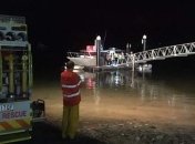 Прогулочное судно загорелось у побережья Австралии