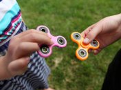 Что такое Fidget Spinner, и почему дети без ума от этой игрушки