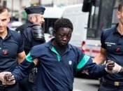 Беженец съел паспорт, чтобы избежать депортации