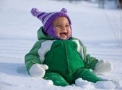Тепло и комфортно: 7 советов, как одевать ребенка зимой