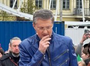 Игорь Кондратюк вышел на сцену "Караоке на майдане" перед новым ведущим