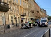 Маршрутка збила наречену Холодницького: перші деталі і фото з місця аварії
