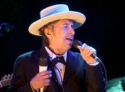 Боб Дилан наконец согласился получить Нобелевскую премию по литературе