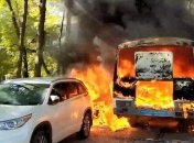 В России загорелся автобус с покойником и его родственниками
