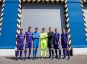 Маріуполь представив нову форму в клубному гаражі (Фото)