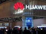 Компания Huawei запатентовала новый смартфон с двумя дисплеями