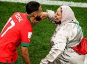 Футболіст відсвяткував історичну перемогу танцем з мамою: наймиліше відео ЧС-2022