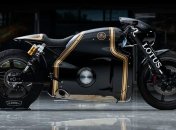 Lotus C-01 в черно-золотом дизайне